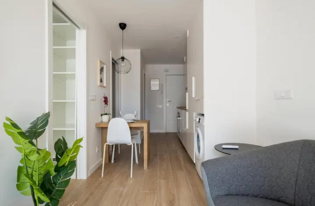 Apartment Close To The Beach Sant Adrià de Besòs Kültér fotó