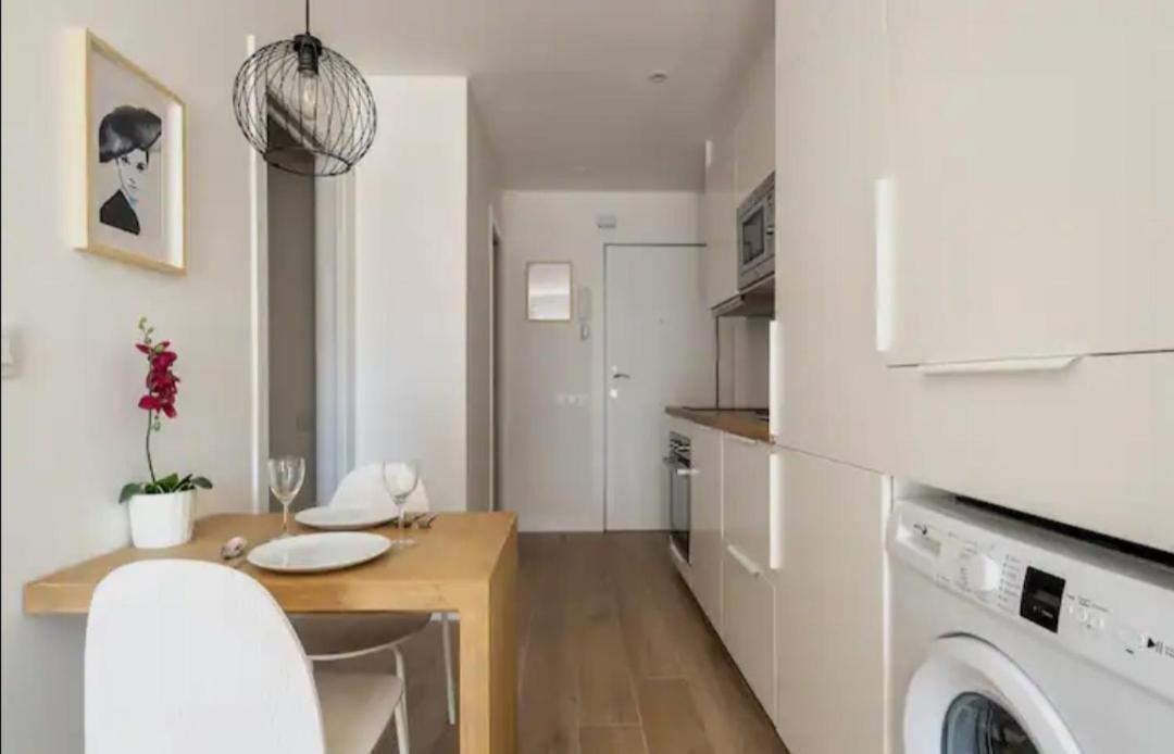 Apartment Close To The Beach Sant Adrià de Besòs Kültér fotó