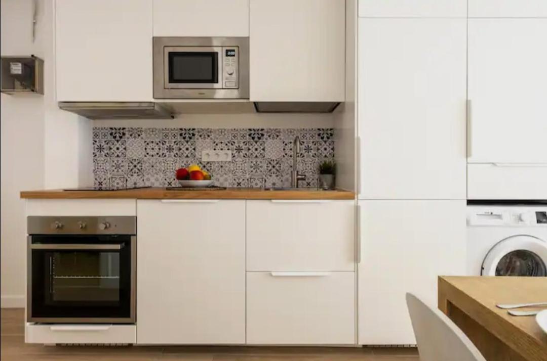 Apartment Close To The Beach Sant Adrià de Besòs Kültér fotó
