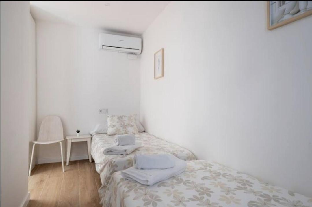 Apartment Close To The Beach Sant Adrià de Besòs Kültér fotó